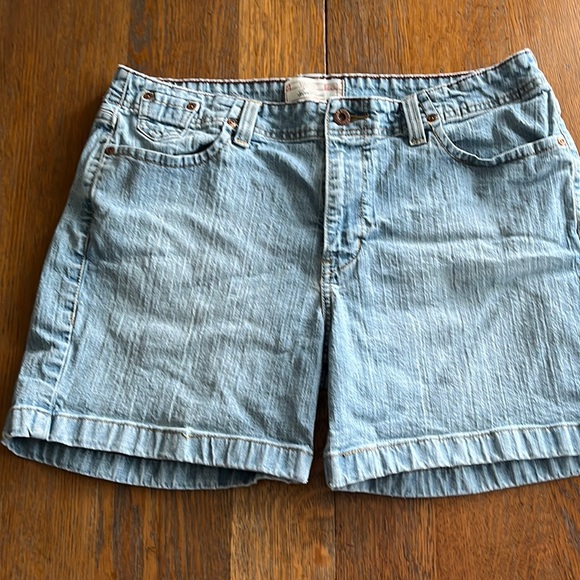 Levi Strauss Signature Jean Shorts light wash size misses 14 - Picture 1 of 11